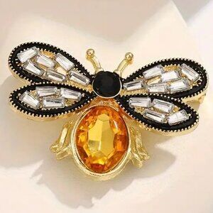 Rhinestone Bee Brooch Pin Stylish Glam Bumble Insect Gold Simple Coat Sweater